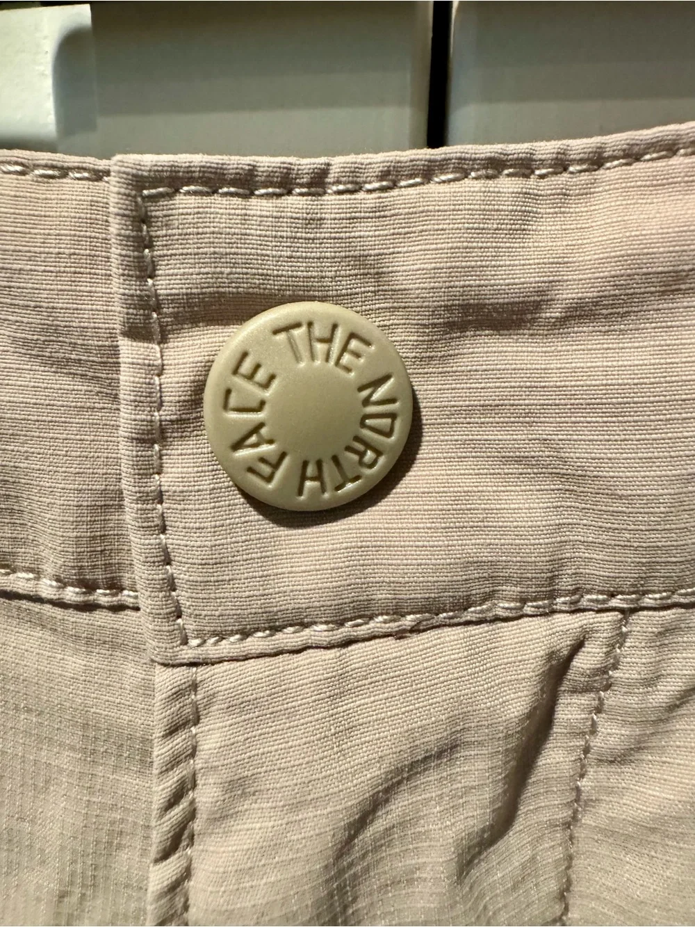 The North Face Men's 10” Performance Khaki Shorts with Logo - Size 32